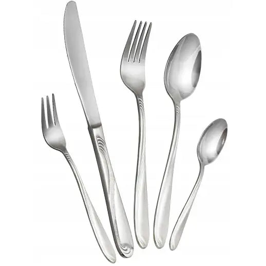 Fem deler rustfritt stål bestikk fra Elegante Hoffner, sett ovenfra med enkel dekor på skaftet.