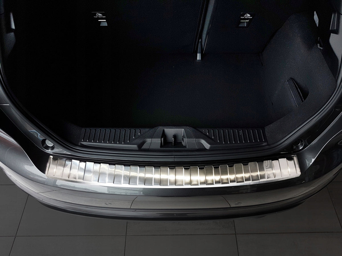Avisa bakfangerbeskytter til Ford Fiesta Mk7 – enkel 3M-montering
