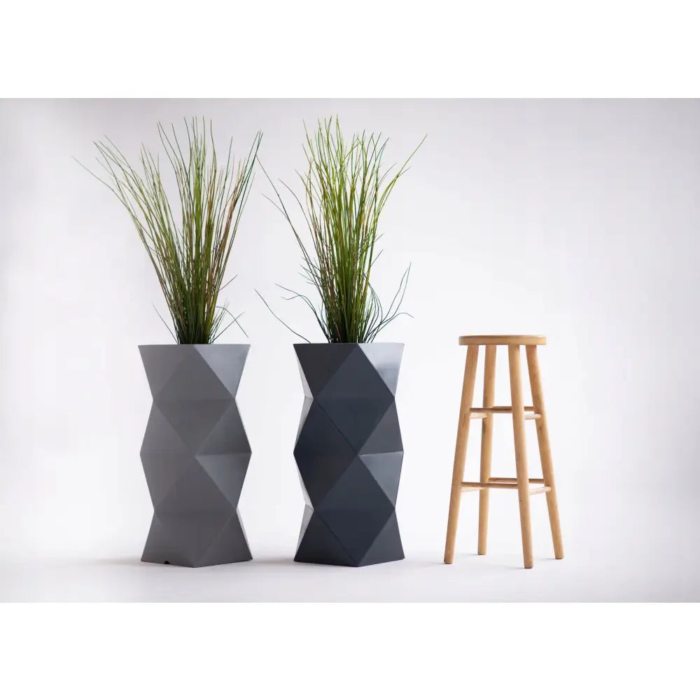 Blomsterpotte Asti Svart (med Indre Hylle)