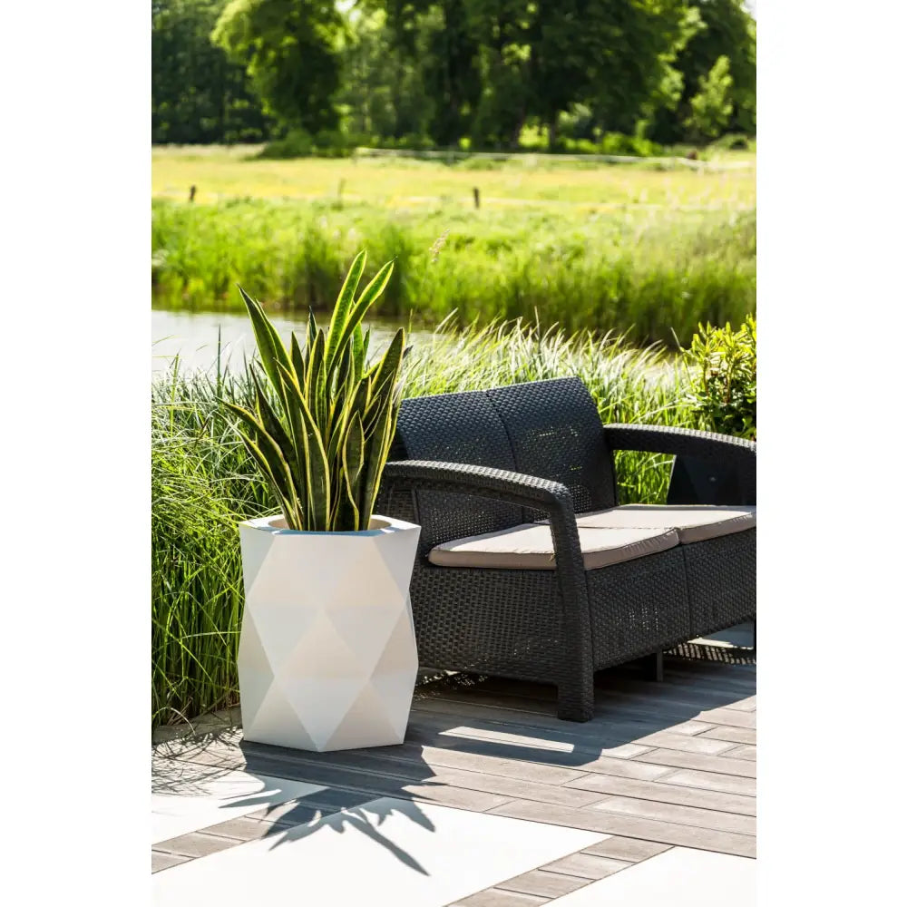 Blomsterpotte Modena Lime (med Indre Hylle + Vann Drenering)