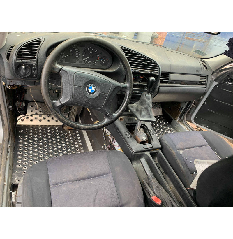 Monteringsklart flat gulvpanel i aluminium for BMW E36 driftbil og rallybil