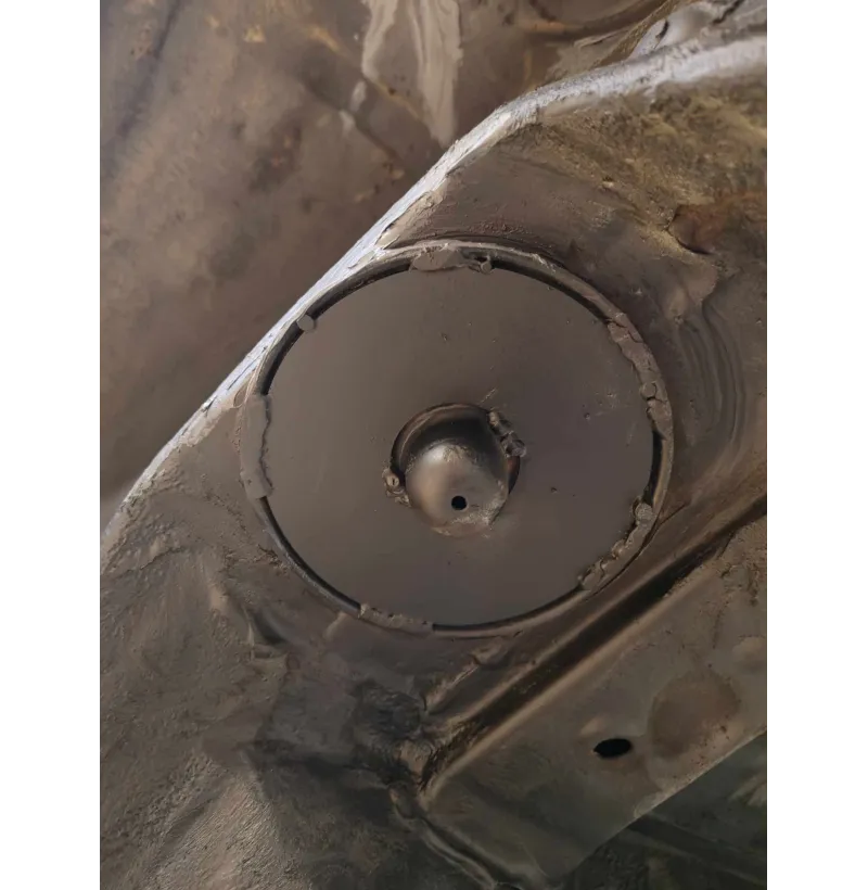 BMW E36 karosseri fjærsete forsterkning 3mm stålplate nærbilde