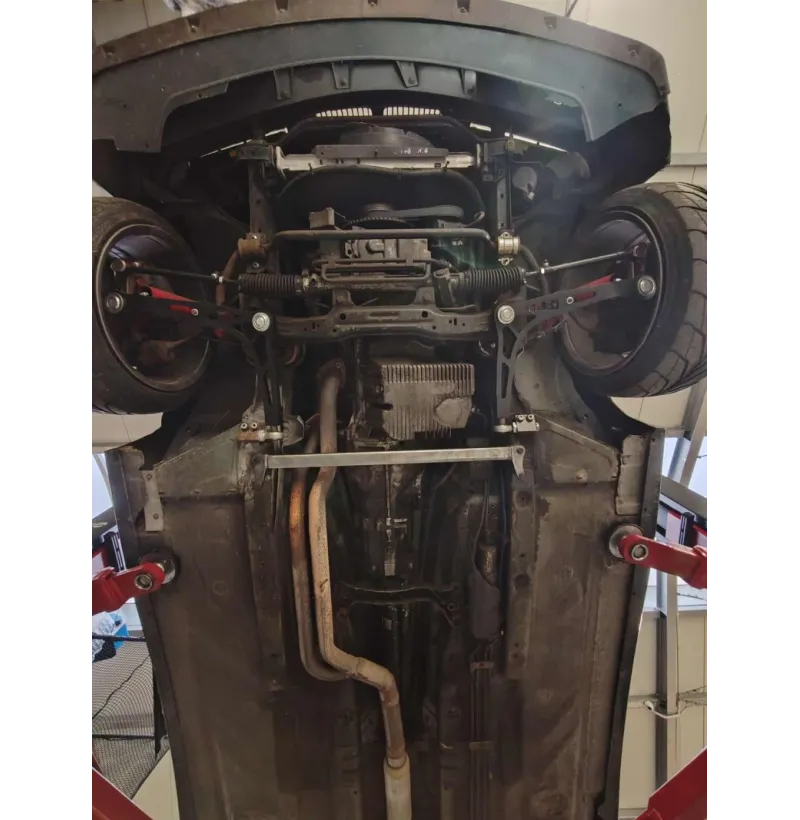 Pulverlakkert bærearm med regulerbar styrevinkelstopp for BMW E36 drift