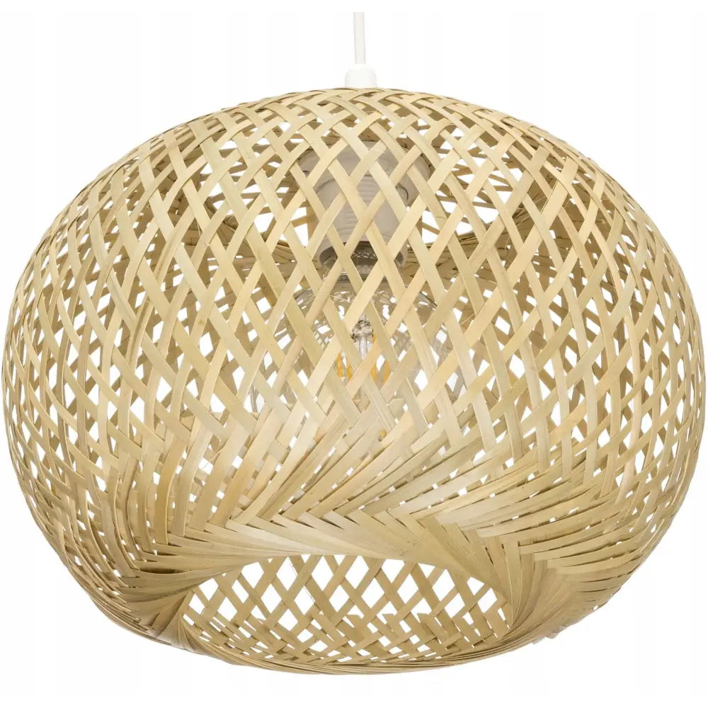 Boho hengende bambuslampe, rund og flettet i lyst naturmateriale med åpen struktur og synlig lyspære.