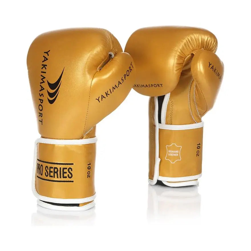 Boksehansker TIGER GOLD, gyldent skinn med hvite kanter og synlig svart merke, skrå vinkel.