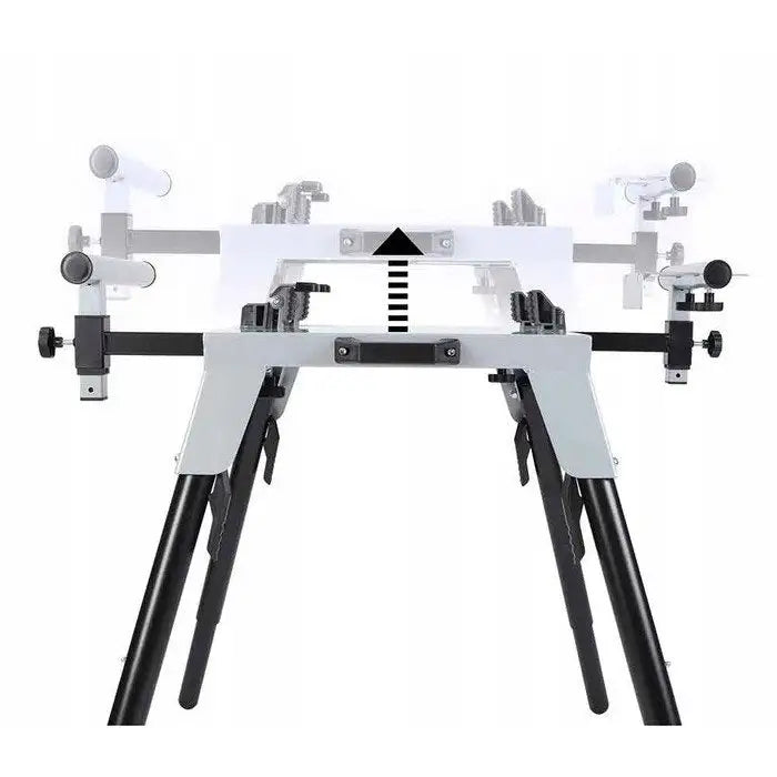 Bord til kappsager Heavy Duty Evolution, sammenleggbart stativ i metall med justerbare ben vist forfra.