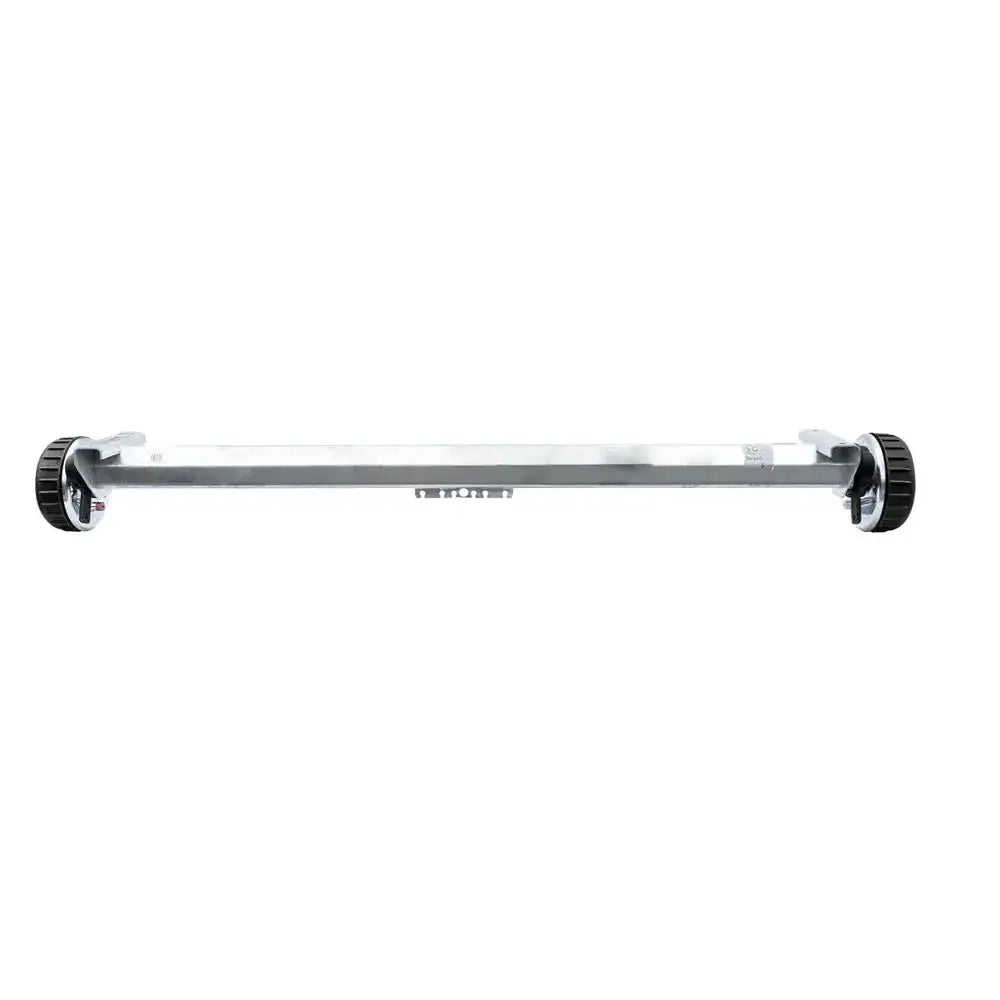 Aksling tilhenger 1800 kg sett forfra, med sorte plasthjul og sentrert beslag mot hvit bakgrunn.