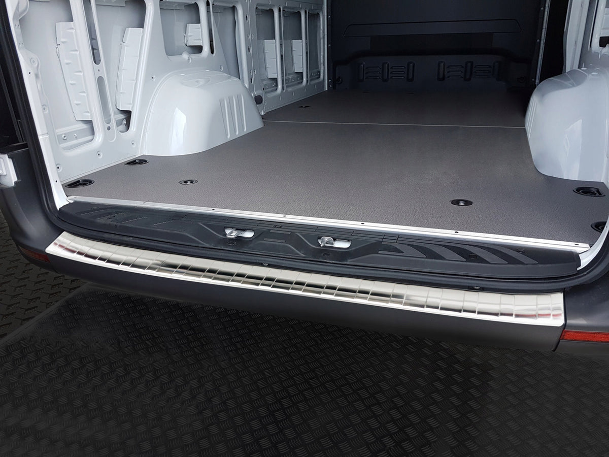 Avisa bakfangerbeskytter til Mercedes Sprinter III (W907) / Silver Edition – børstet stål