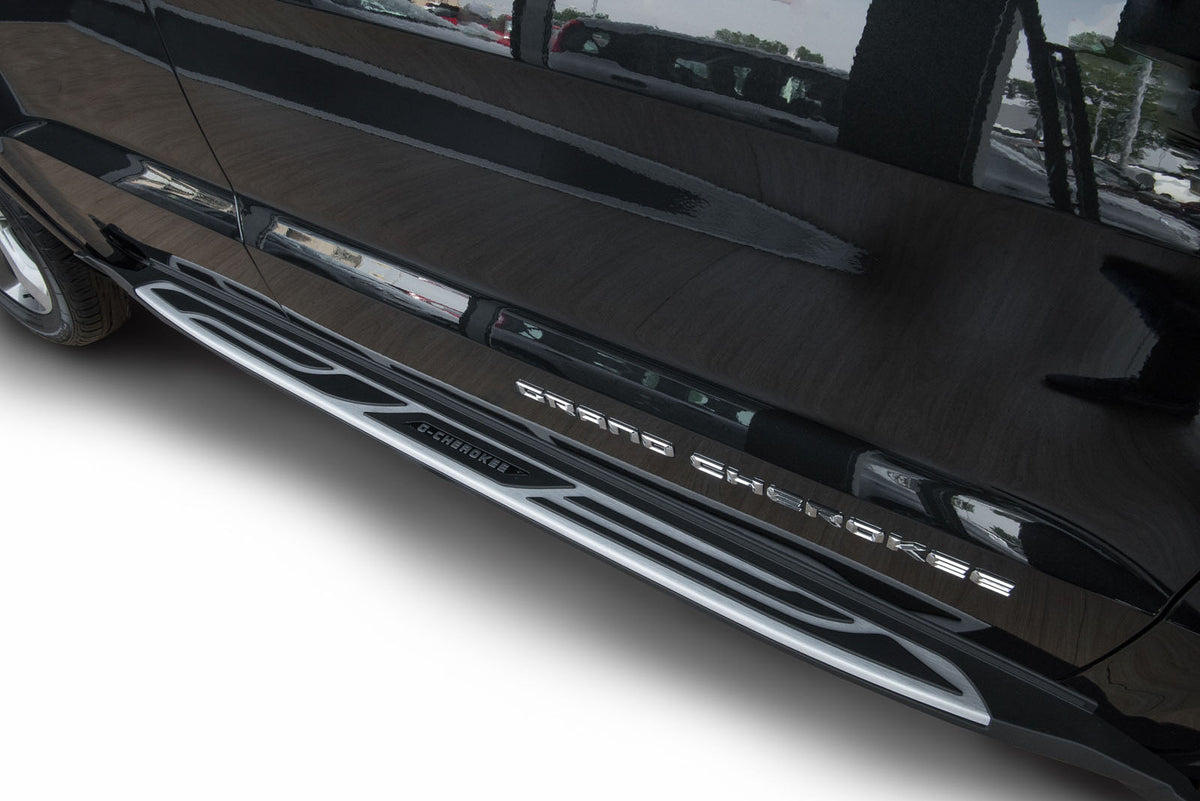Stigtrinn fra Ventshield til Jeep Grand Cheeroke 2011- i aluminium og ABS, enkel montering uten boring