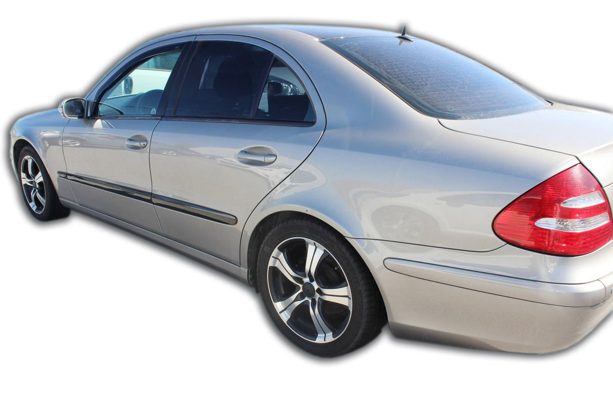 Heko vindavviser til Mercedes E-Klasse (W211) Sedan – smoked plexi