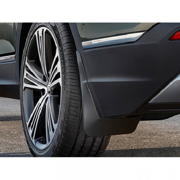 VAG OEM skvettlapp til Seat Tarraco / Black - sett 2 stk. – ABS Automotive plast