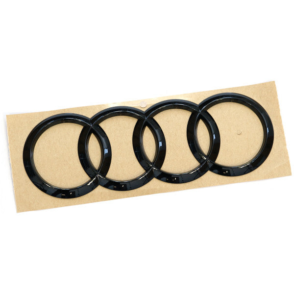 Originalt Audi emblem i svart blank til Audi A3 8Y Sportback for bakluke, laget i ABS-materiale
