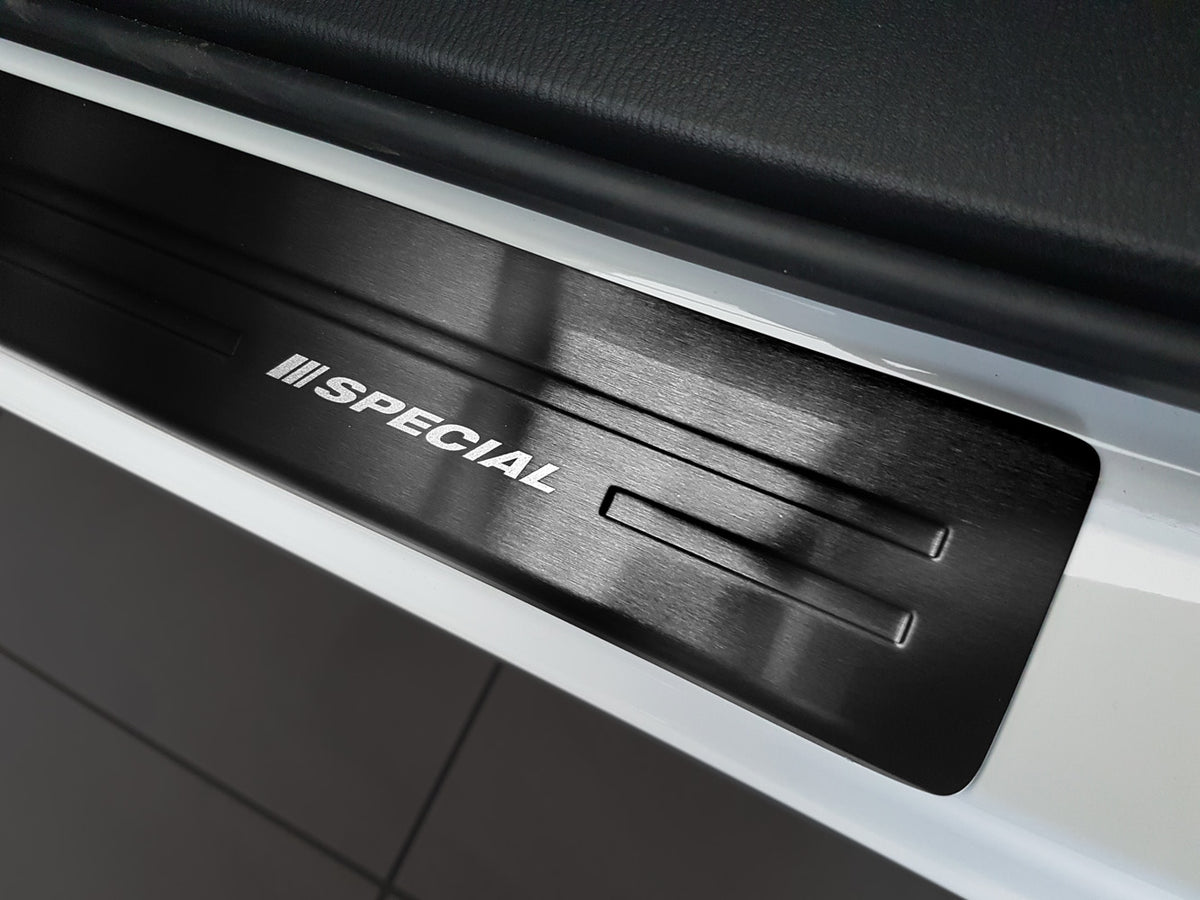Avisa dørbeskytter til Mazda CX-5 I – satin svart med Special Edition logo