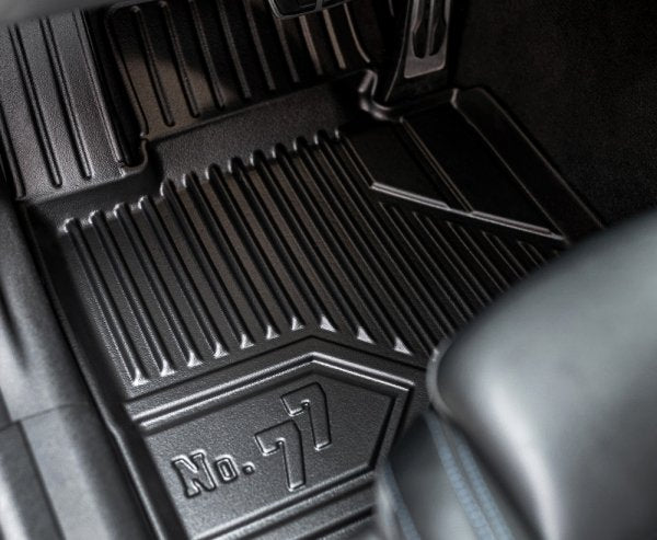 Gulvmatter Porsche Taycan (2019-) – 3D Premium med sidekant - sett bakfra