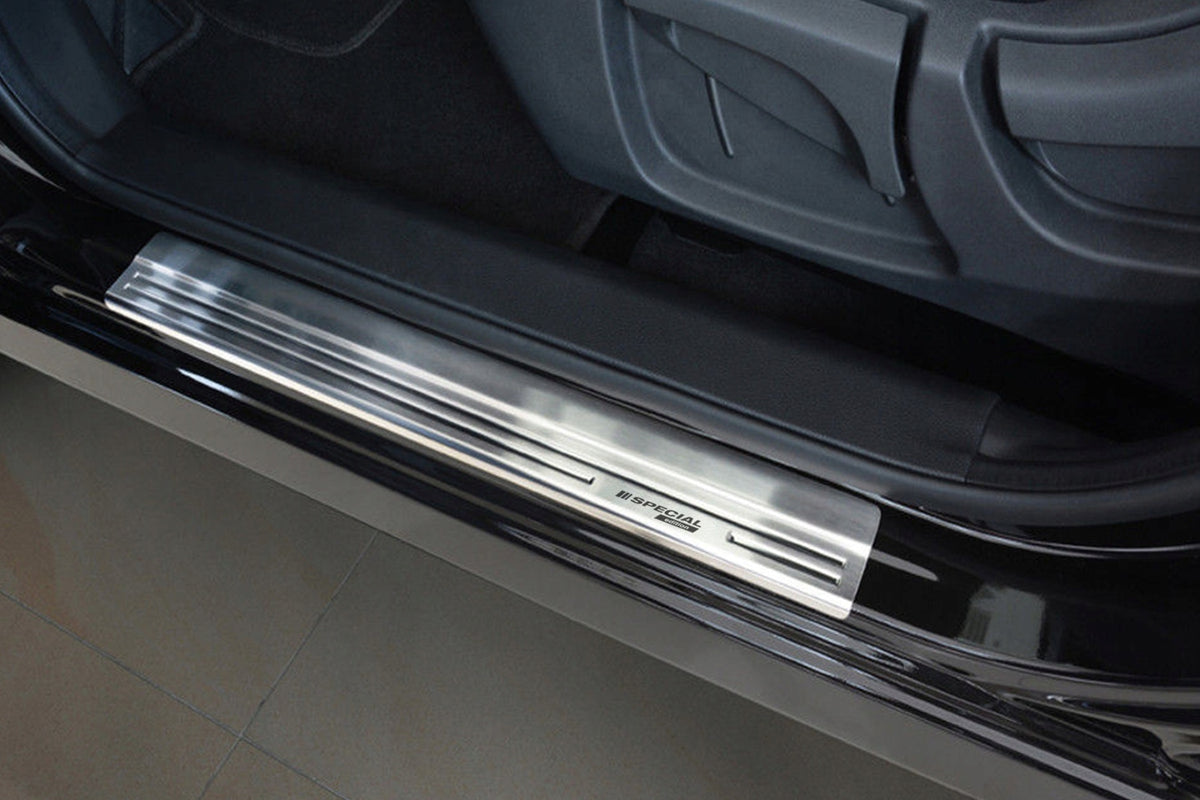 Avisa dørbeskytter til Nissan Qashqai (J11) / Special Edition Silver – satin sølv overflate