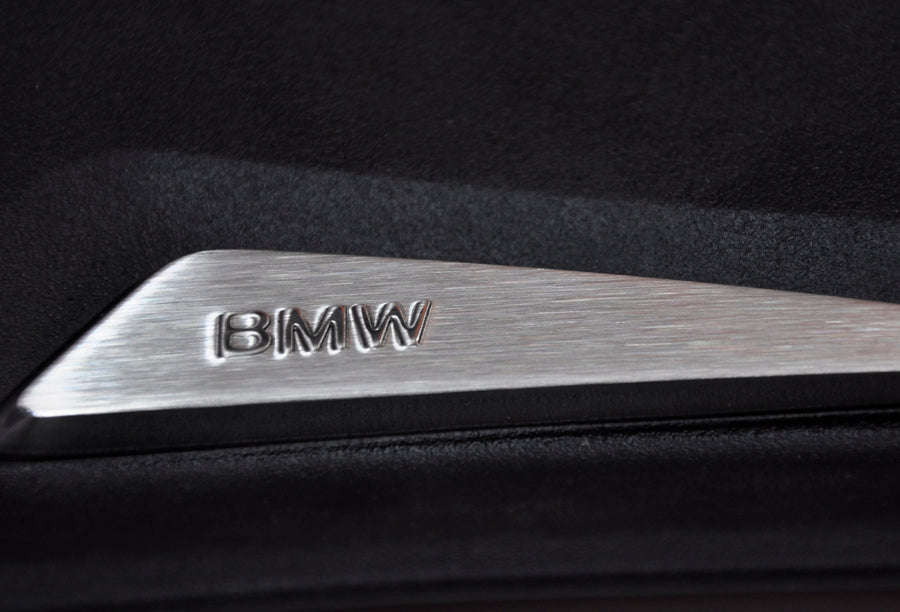Gulvmatter Bmw X5 (F15) (2013-2018) – TPE Gummi + Stål | BMW OEM - nærbilde