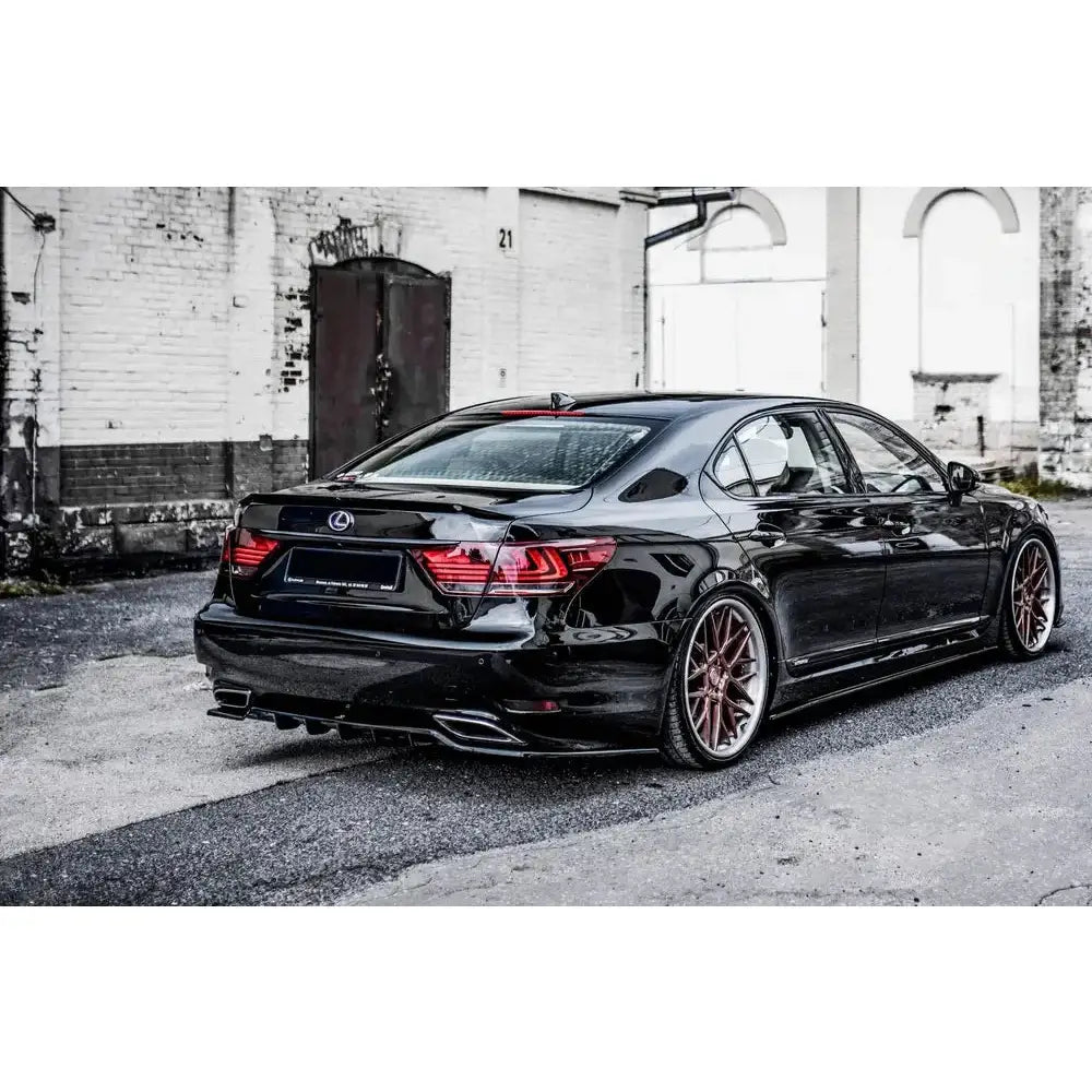 Central Rear Splitter (with Vertical Bars) Lexus Ls Mk4 Facelift