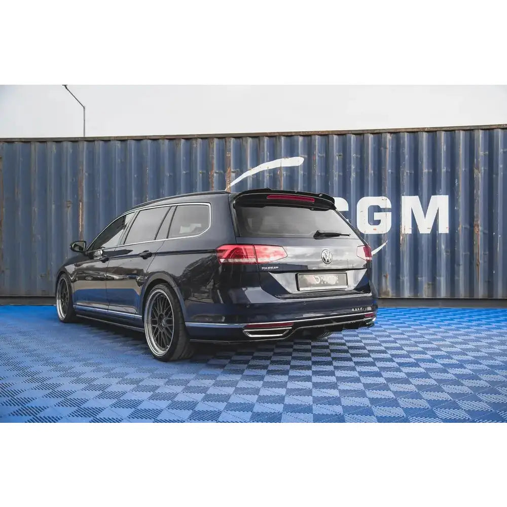 Central Rear Splitter (with Vertical Bars) Volkswagen Passat B8