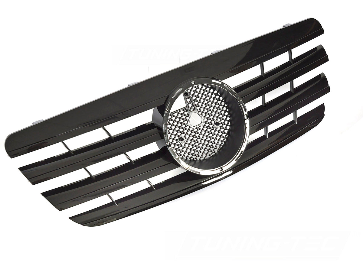 Grill til Mercedes E-Klasse W210/S210 99-03 i sort sett rett forfra på hvit bakgrunn.