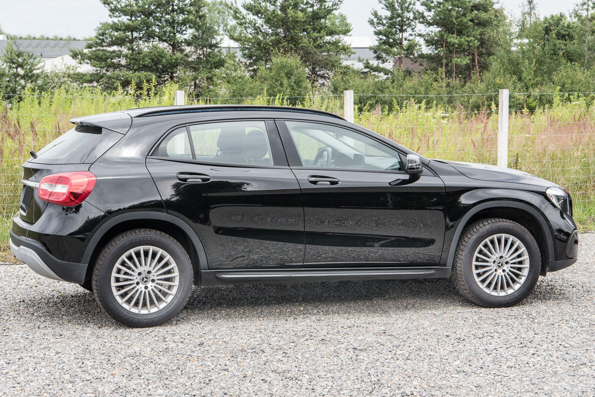 Stigtrinn Mercedes GLA (X156) Ventshield (2013-2019) - sett forfra