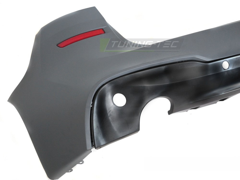 Bakfanger BMW F45 14-18 med festedetaljer.