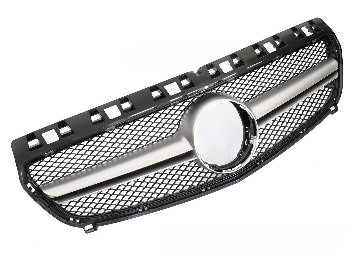 Grill til Mercedes A-Klasse W176 12-15 i sølv sett rett forfra på hvit bakgrunn.