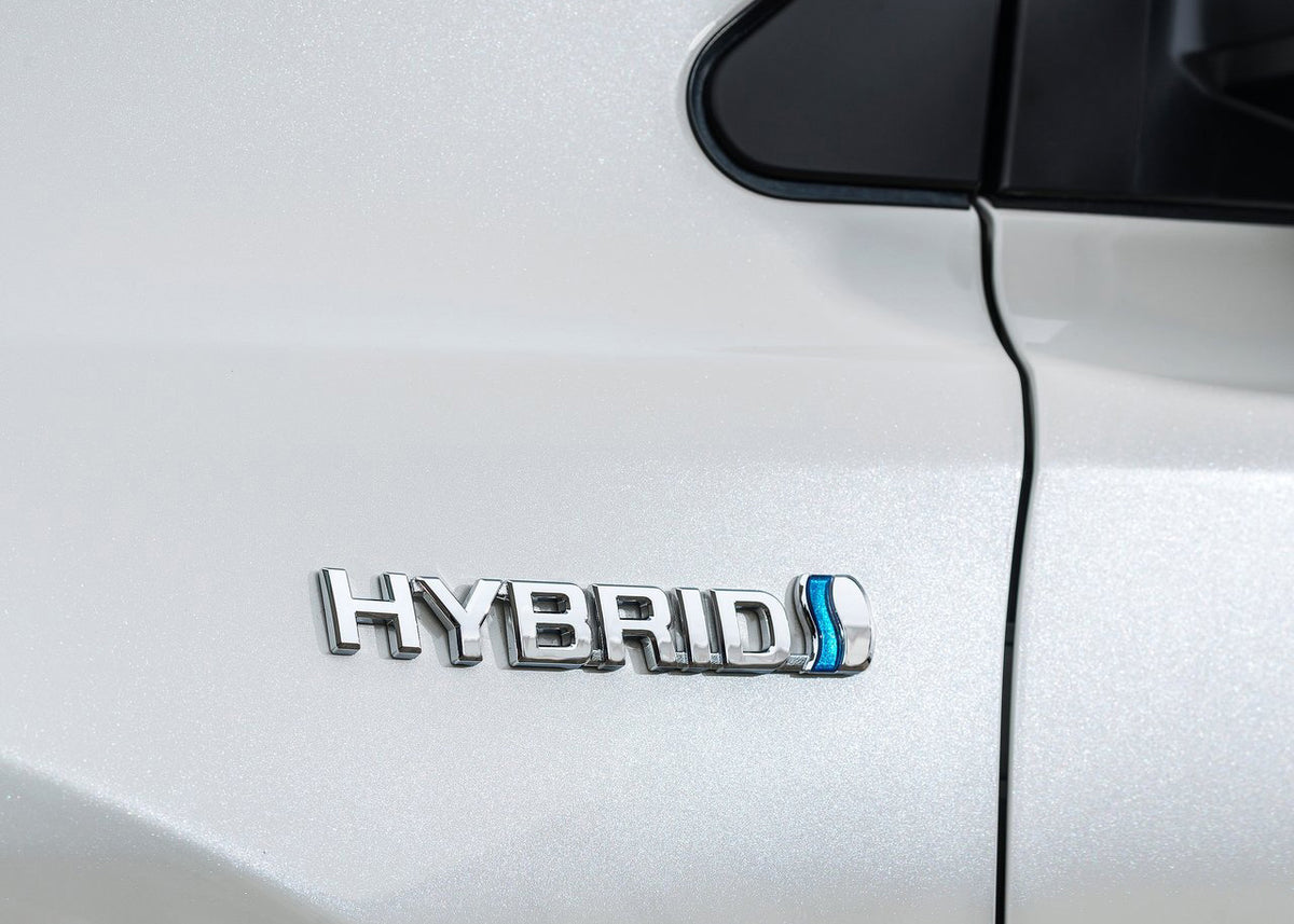 Emblem Toyota RAV4 IV Hybrid Skjerm - nærbilde
