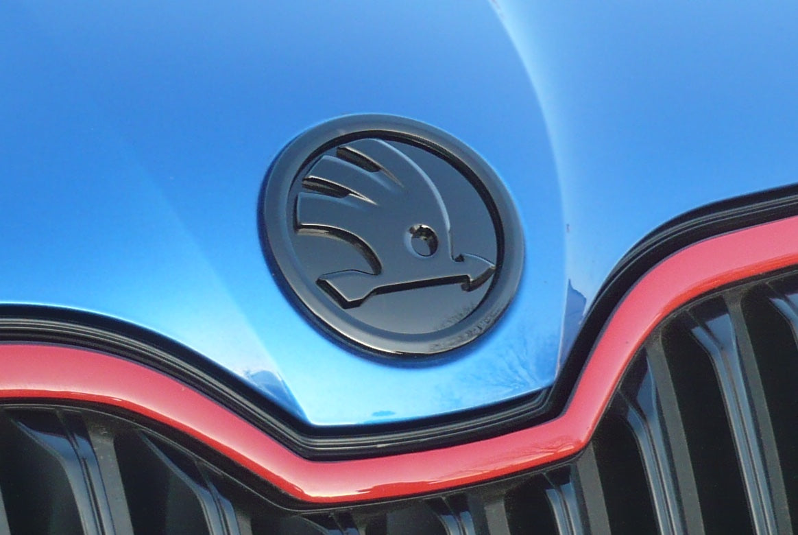Emblem Skoda Piano Sport Black Edition - sett bakfra