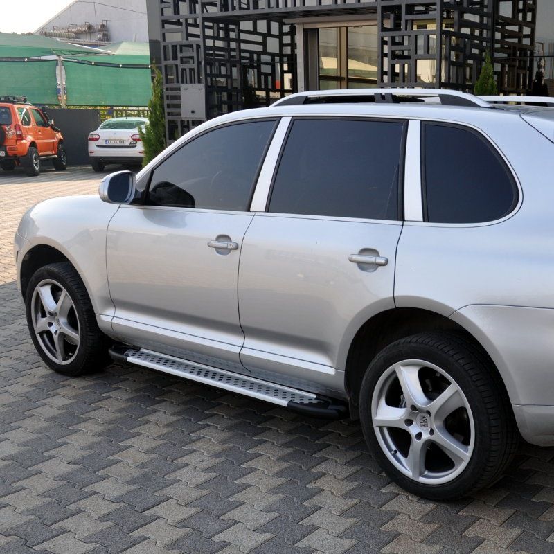 Stigtrinn Porsche Cayenne II (92A) ARP (2010-2017) - nærbilde