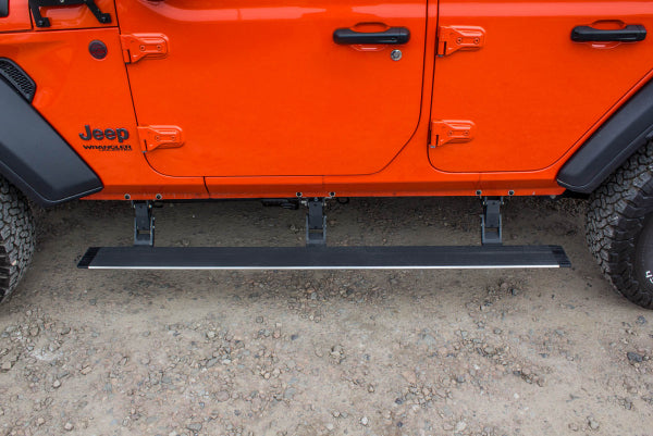 Stigtrinn Ventshield til Jeep Wrangler JL 2017- i aluminium og ABS med monteringssett