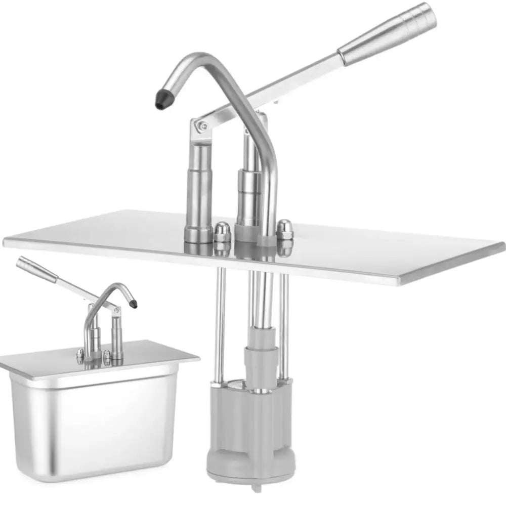 GN Bakker lokk med dispenser, sidevisning av rustfritt vannpumpe-system med rør og håndtak over benk.