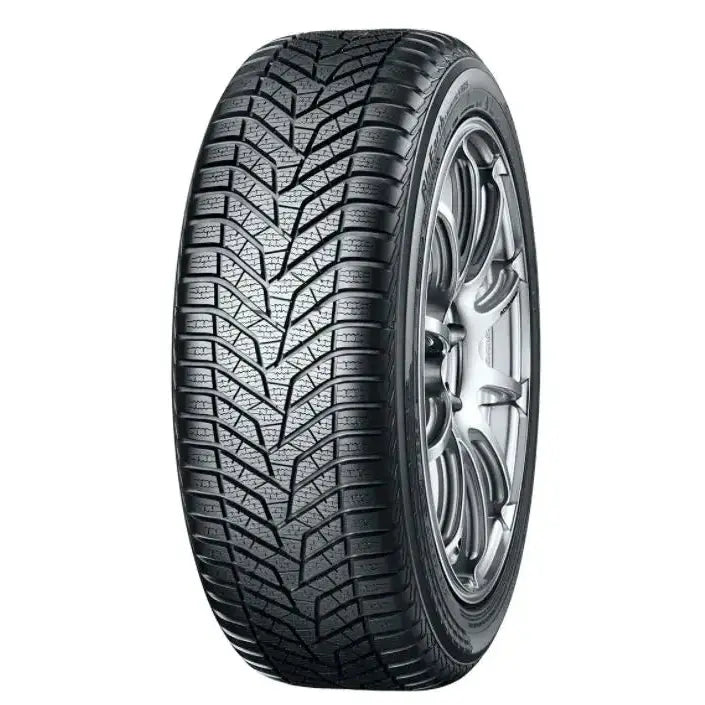 Dekk 215/45 R17 91v Yokohama V905