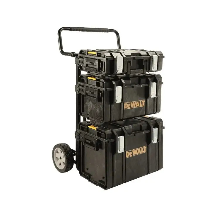 Dewalt Tough System 4-I-1 verktøykasser stablet på tralle med store hjul, sett skrått fra siden.