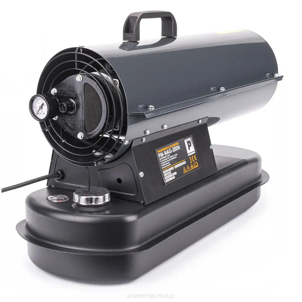 Dieselvarmer med sort metallkabinett, skråvisning som fremhever bærehåndtak, manometer og advarselsmerker.