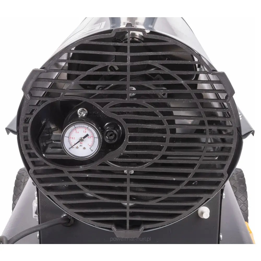 Dieselvarmer med rund, sort grill, trykkmåler synlig bak gitteret og detaljer i metall, frontvisning.