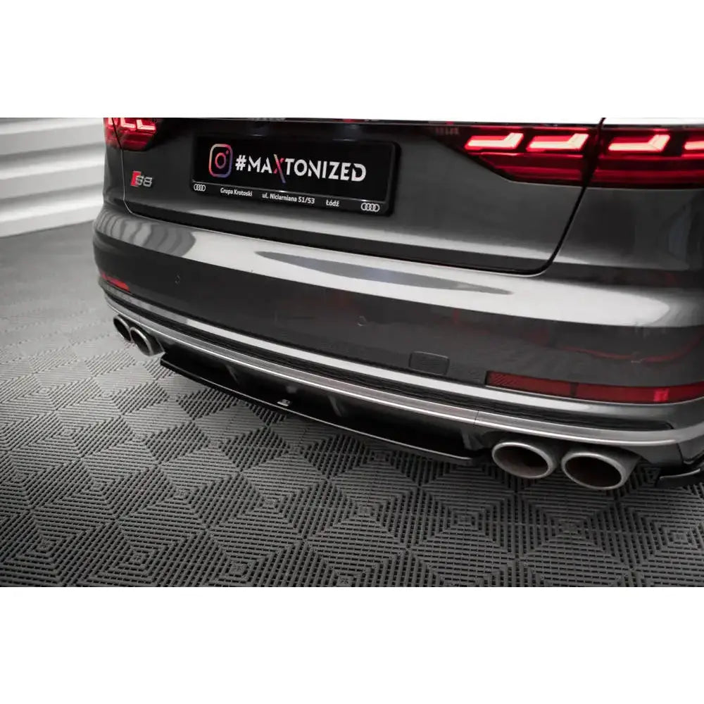 Diffuser bakre splitter til Audi A8 D5 vist fra siden med profil og monteringspunkter
