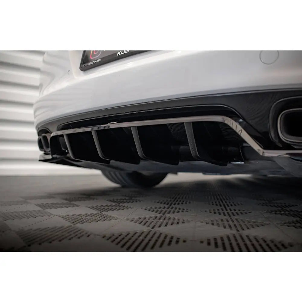 Diffuser Porsche Panamera Turbo 970 – vinkel nedenfra montert