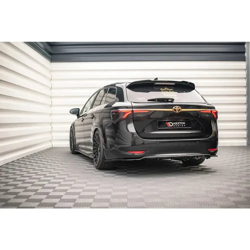 Diffuser - Toyota Avensis Mk3 Facelift 15-18