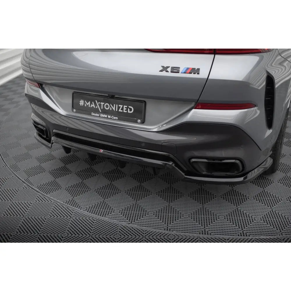 Diffuser V1 BMW X6 M-Pack G06 Facelift montert på bil
