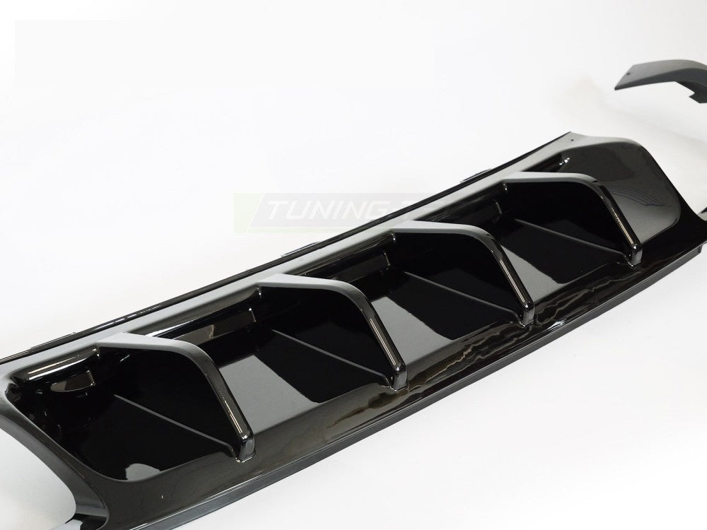 Bakside av sort diffuser ZTVW19 med monteringspunkter og festebraketter for VW Arteon støtfanger