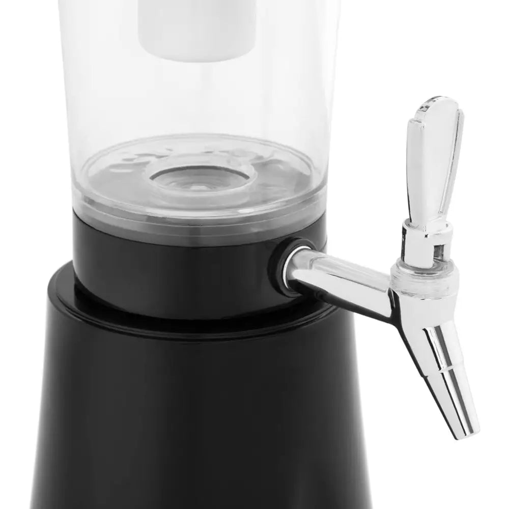 Dispenser med kjølesystem 3 L, nærbilde av metallkran og overgang til svart beholder med gjennomsiktig topp.