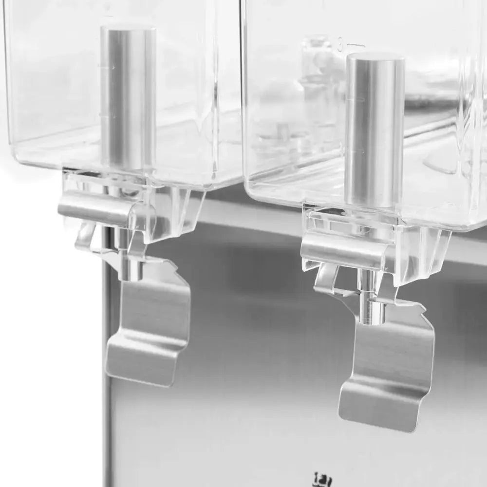 Dozit dobbel drikkevaredispenser med to 10 liters beholdere og metallkraner, nærbilde fra skrå vinkel.