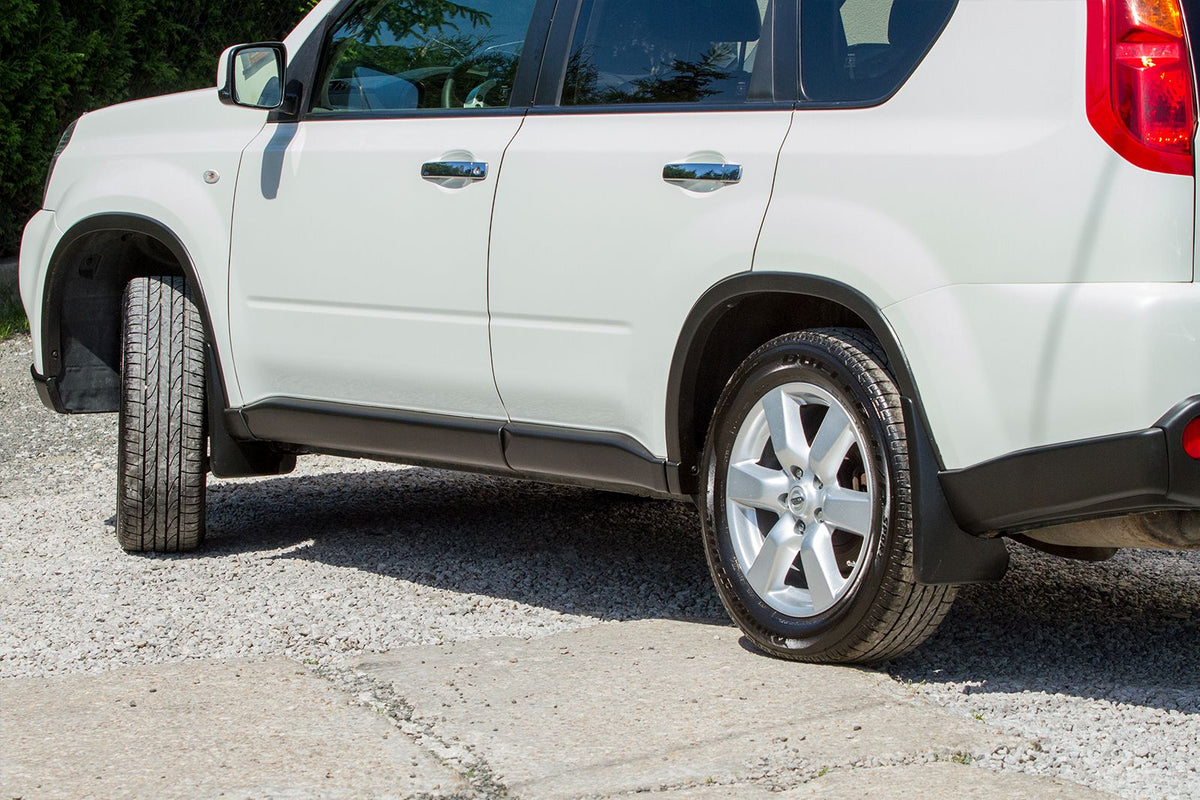 Ven-Tuning skvettlapp til Nissan X-Trail II Facelift – monteringssett inkludert