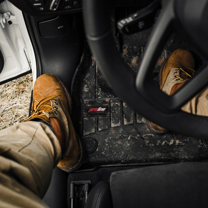 Gulvmatter Toyota Tundra II Crewmax (2007-2015) – 3D Premium med sidekant - nærbilde