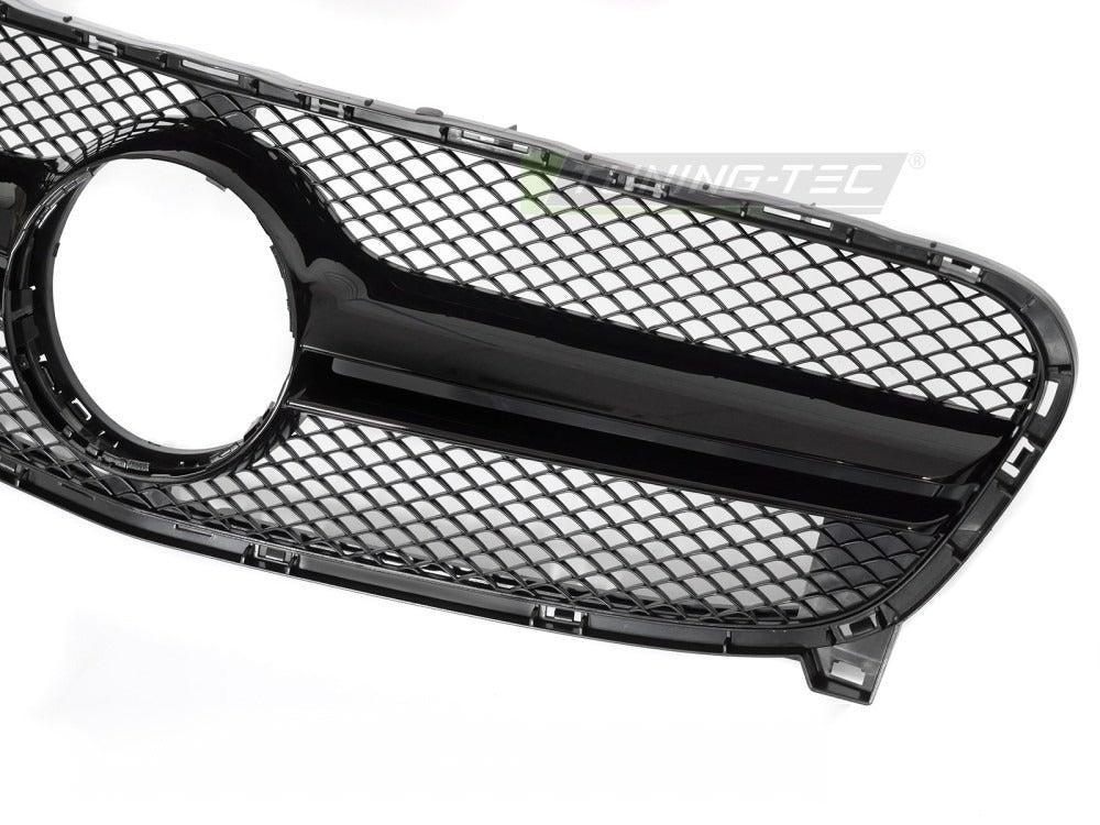 Grill Mercedes GLA X156 13-16 sett fra siden, lamellstruktur synlig.