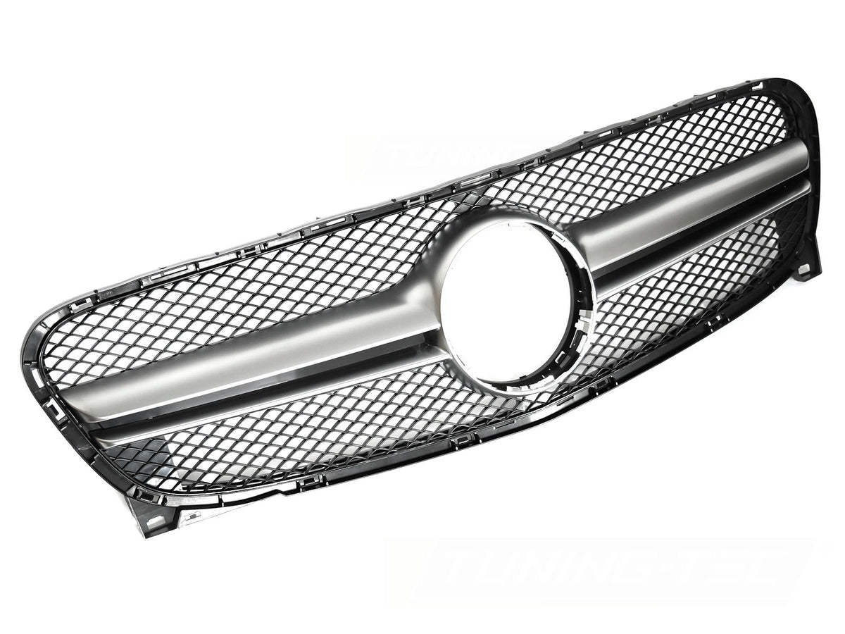 Grill Sport Sort Sølv til Mercedes GLA X156 13-16 sett rett forfra på hvit bakgrunn.