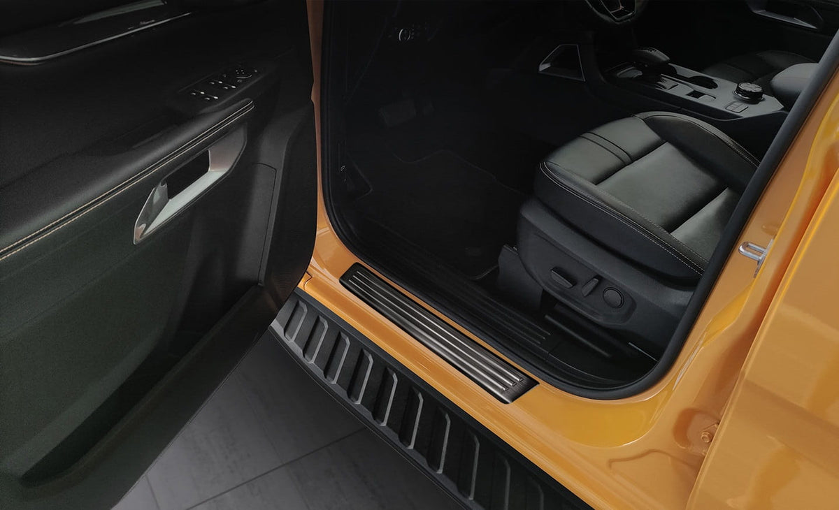 Avisa dørbeskytter til Ford Ranger / Black Edition – svart børstet overflate