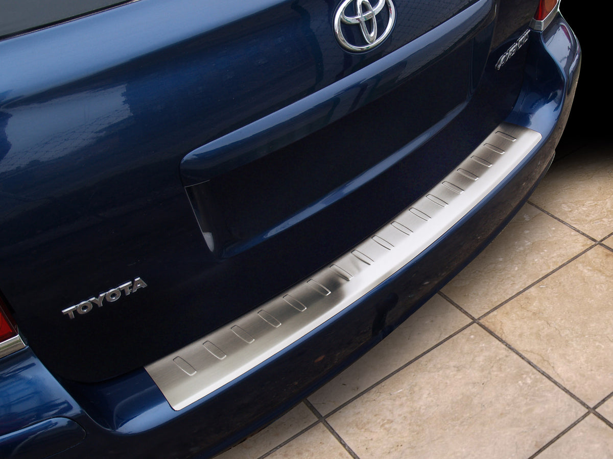 Avisa bakfangerbeskytter til Toyota Avensis II (T25) / Silver Edition – børstet stål