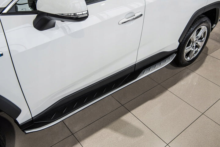 Stigtrinn fra ukjent produsent til Toyota RAV4 2019 og nyere i aluminium og ABS, enkel montering