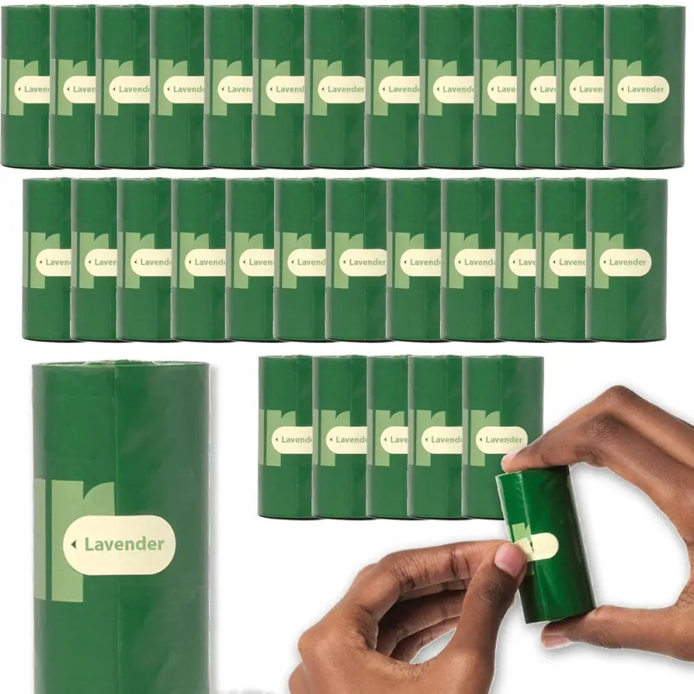 Earth Rated lavendelduftende hundeposer, grønne ruller med etikett, vises fra ulike vinkler og i bruk.